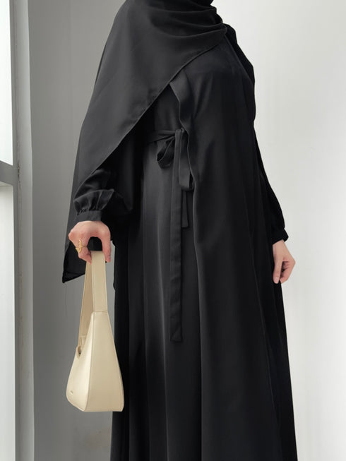 The Side-Tie Essential in Black